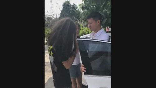 看女生下面那个视频,揭秘女性私密部位的神秘面纱