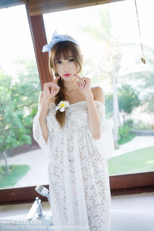 白丝袜蓝裙子美女,青春校园美少女风采